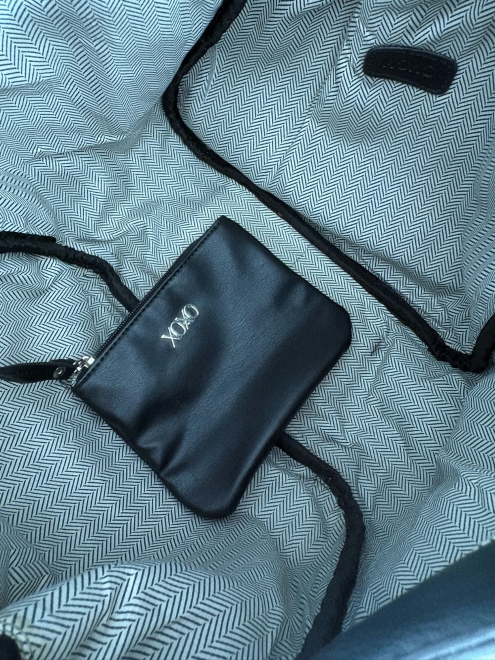 XOXO Black Vegan Leather Tote NWT Shoulder Bag w/ Detachable Pouch - Picture 8 of 11